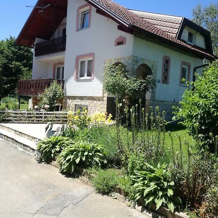 Apartman Jasmin Apartment Čatrnja Екстериор снимка